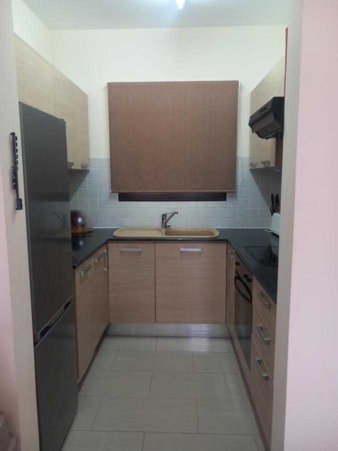 Barlee'S Apartment Paralimni Exterior photo