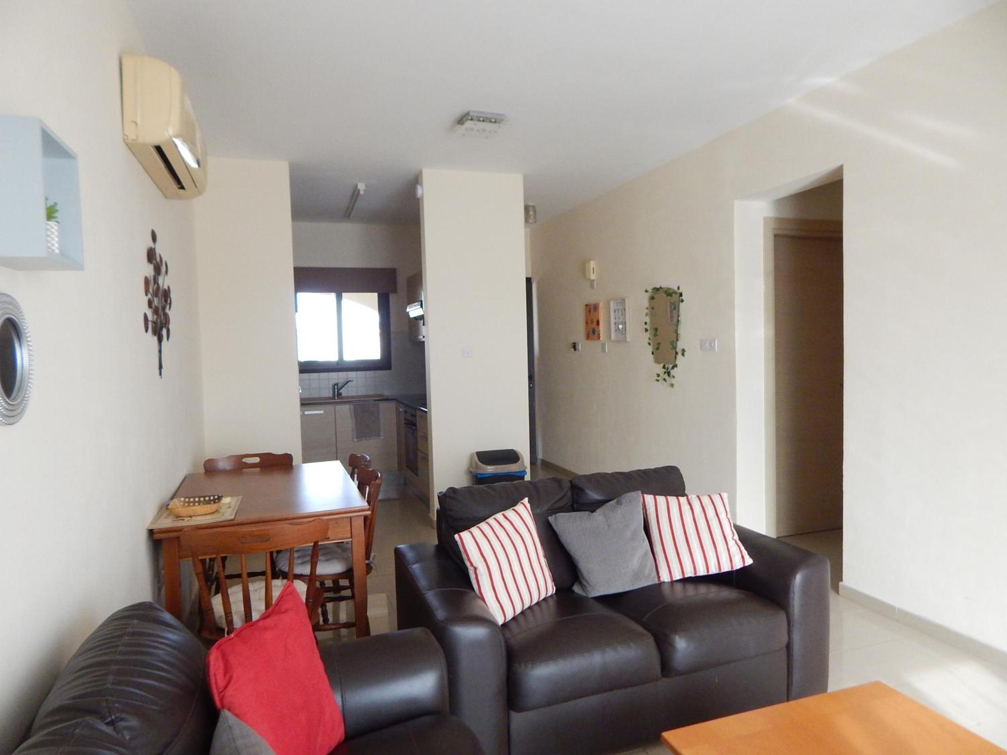 Barlee'S Apartment Paralimni Exterior photo